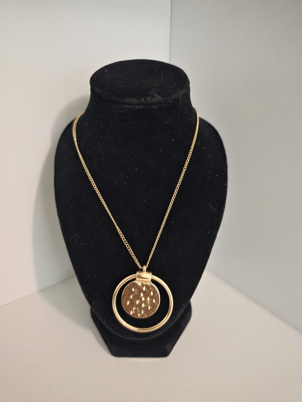 Vintage Gold Pendant Circle Necklace - Women Jewelry